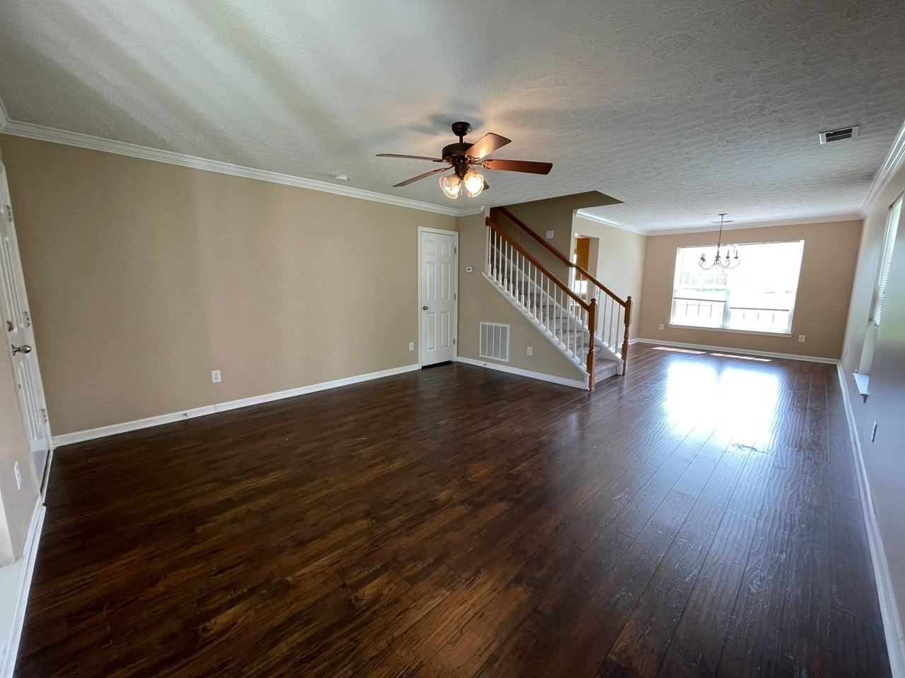 2009 Mccrory Pl - Photo 4 of 20
