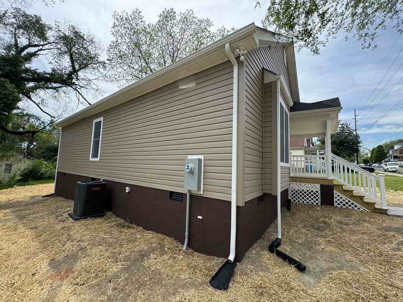 516 Harrison Ave Nw - Photo 3 of 13