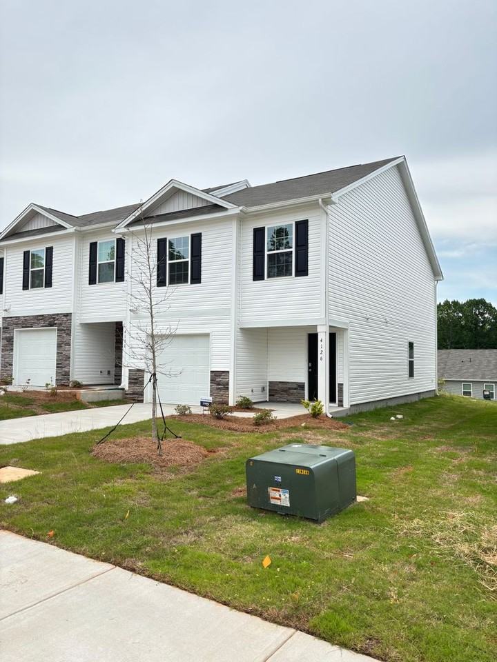 4126 Lurelin Ln - Photo 2 of 44