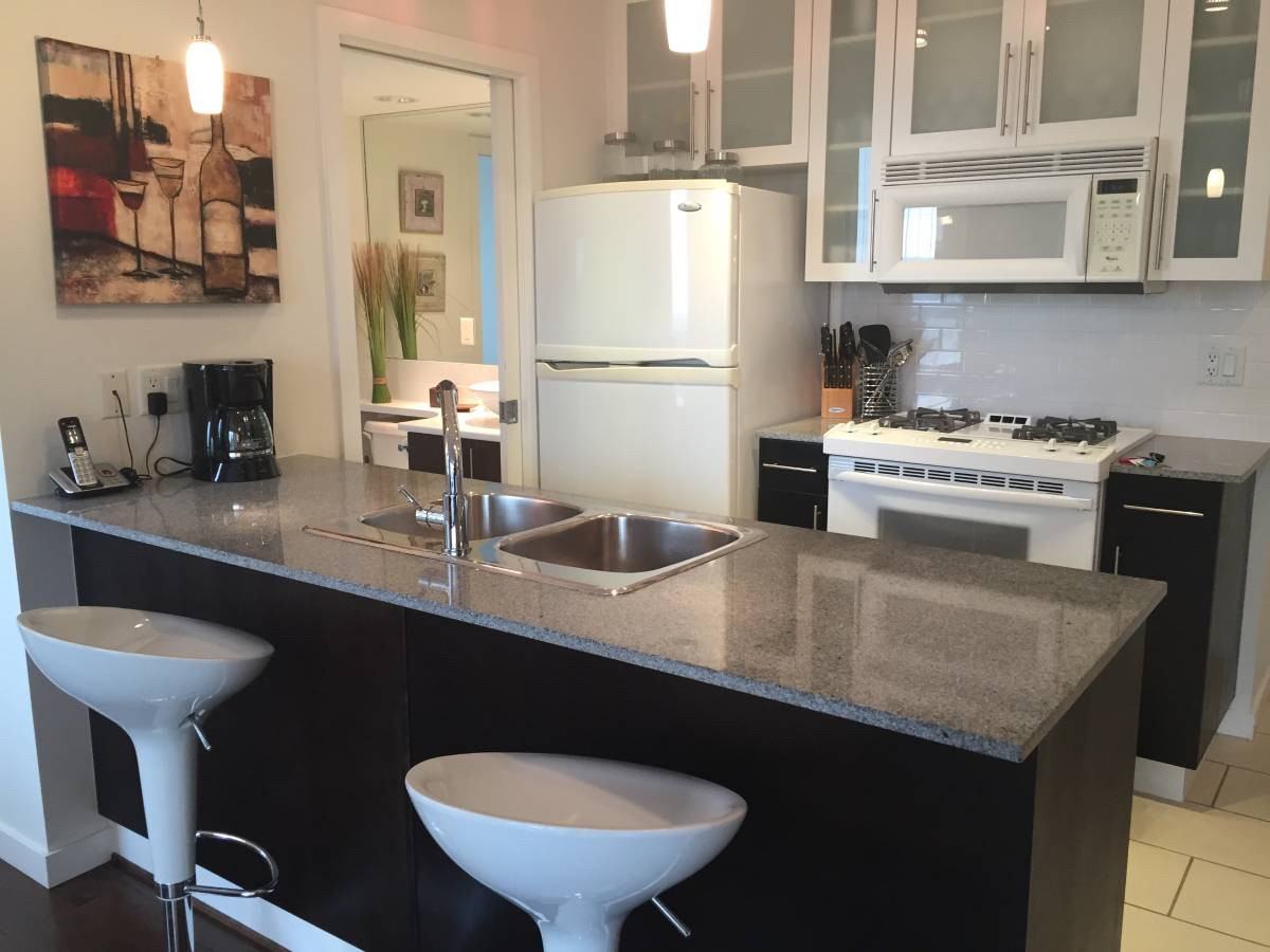 1225 Richards St - Photo 5 of 19