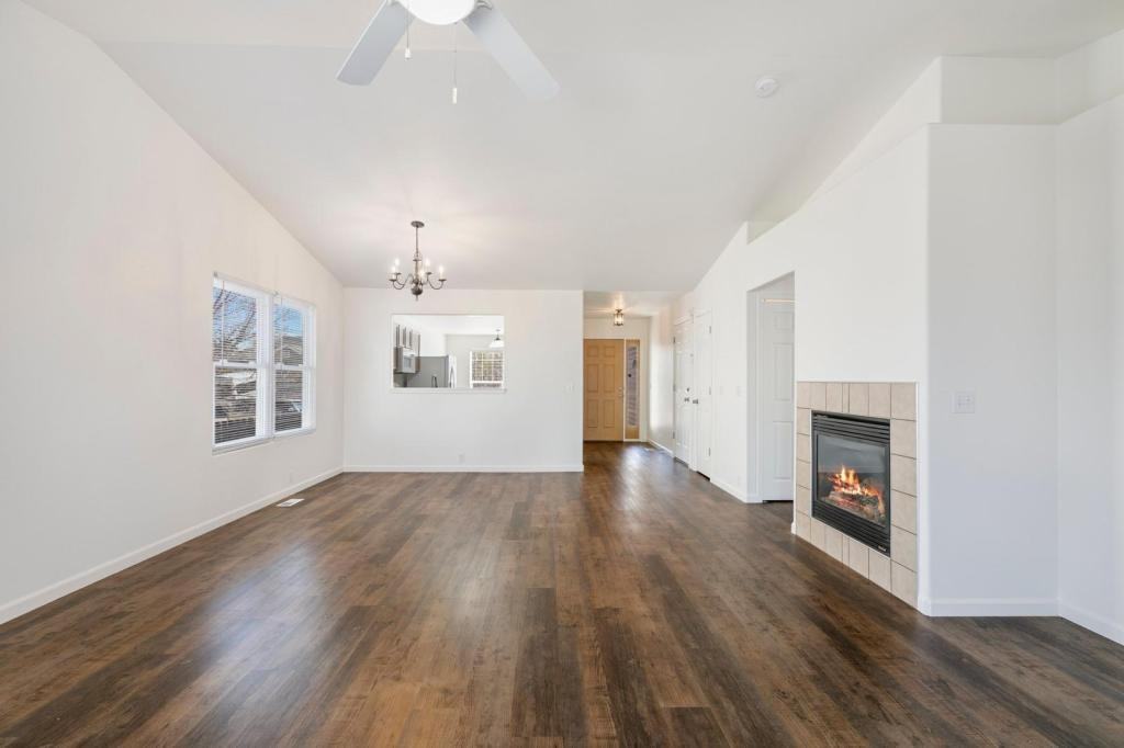 8703 Silver Glen Dr - Photo 4 of 28