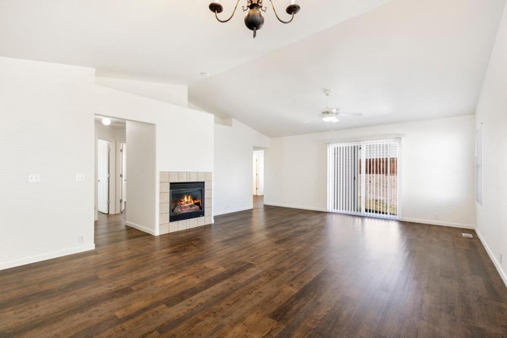 8703 Silver Glen Dr - Photo 5 of 28