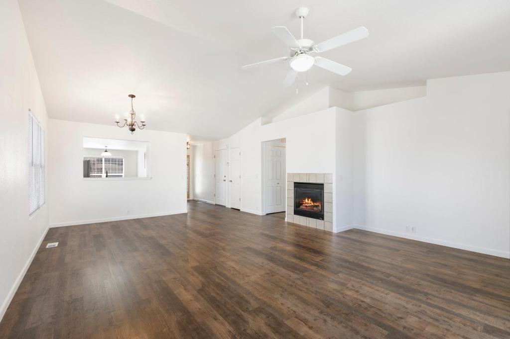 8703 Silver Glen Dr - Photo 6 of 28