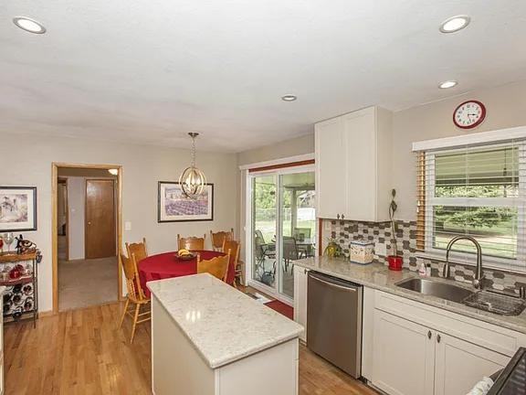 1020 Meadowbrook Dr - Photo 2 of 14