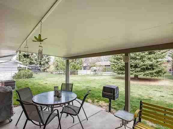 1020 Meadowbrook Dr - Photo 5 of 14