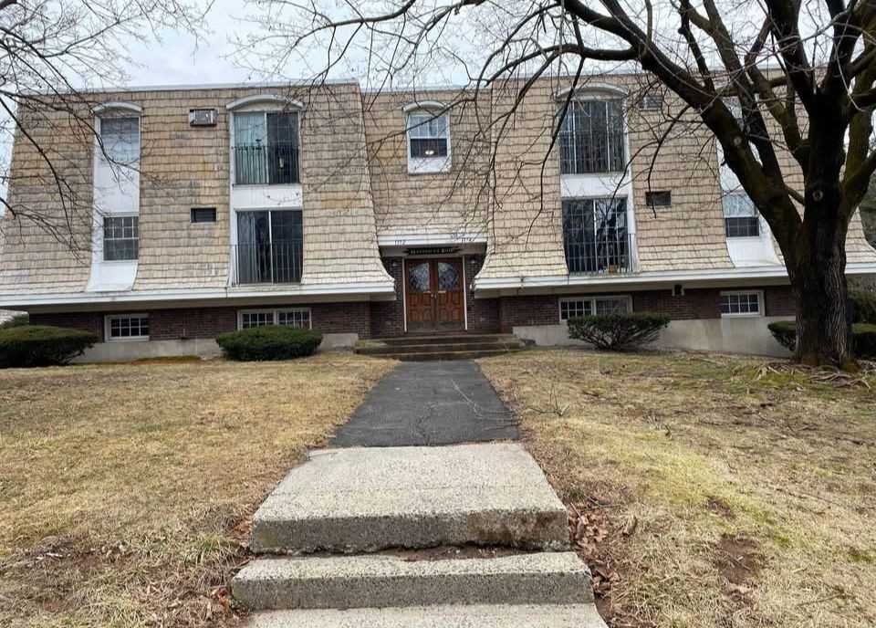 1172 Middle Tpke W ##C2 - Photo 2 of 9