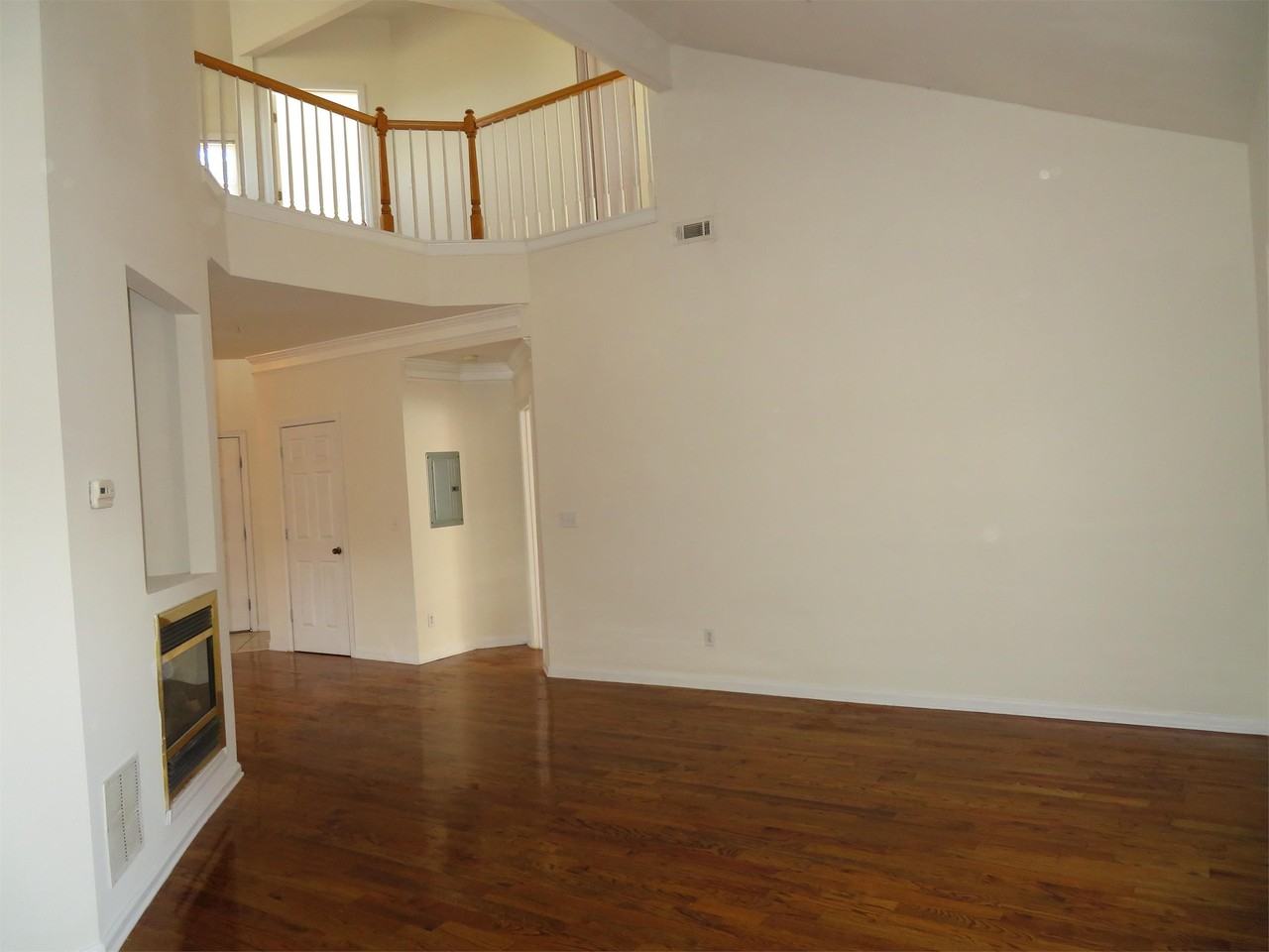 8842 Fairview Blf #1 - Photo 4 of 10