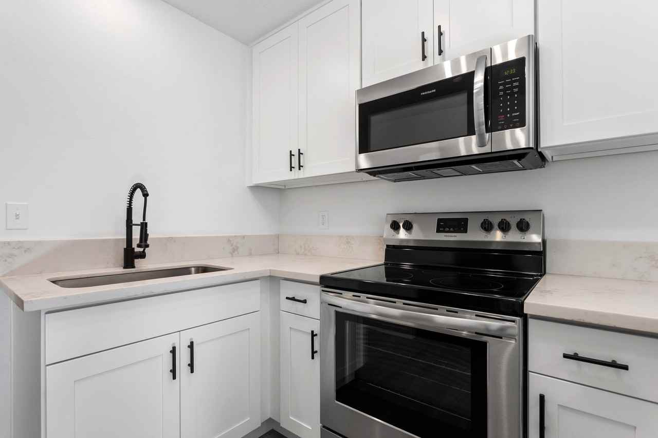 Tabor Villa - Photo 4 of 25