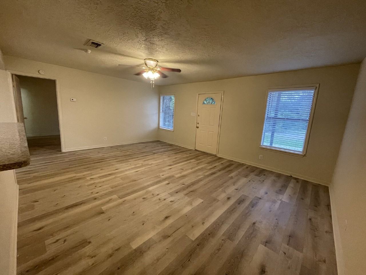 14745 Liberty St - Photo 2 of 17