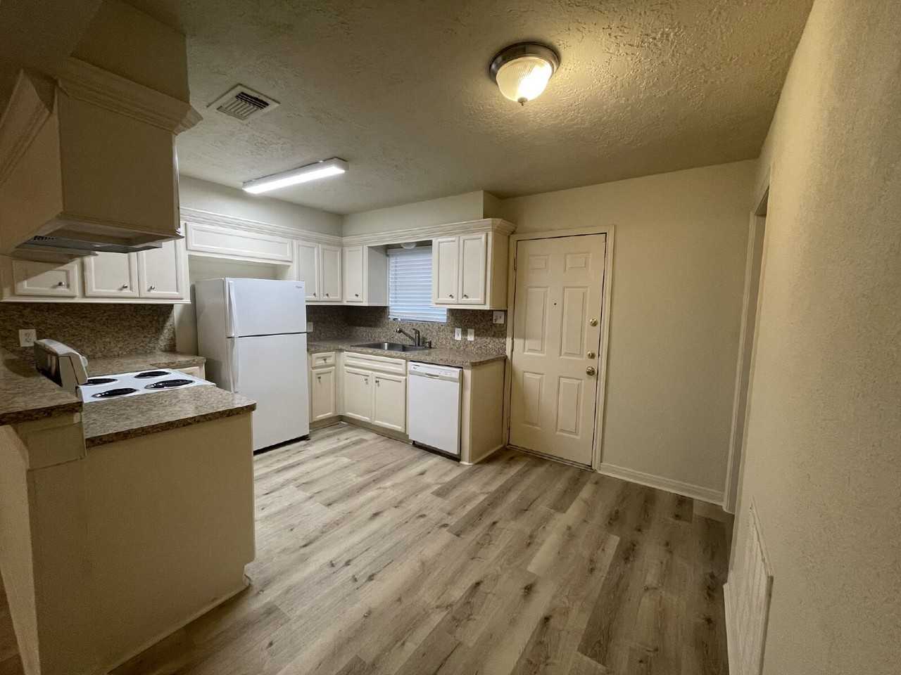 14745 Liberty St - Photo 4 of 17