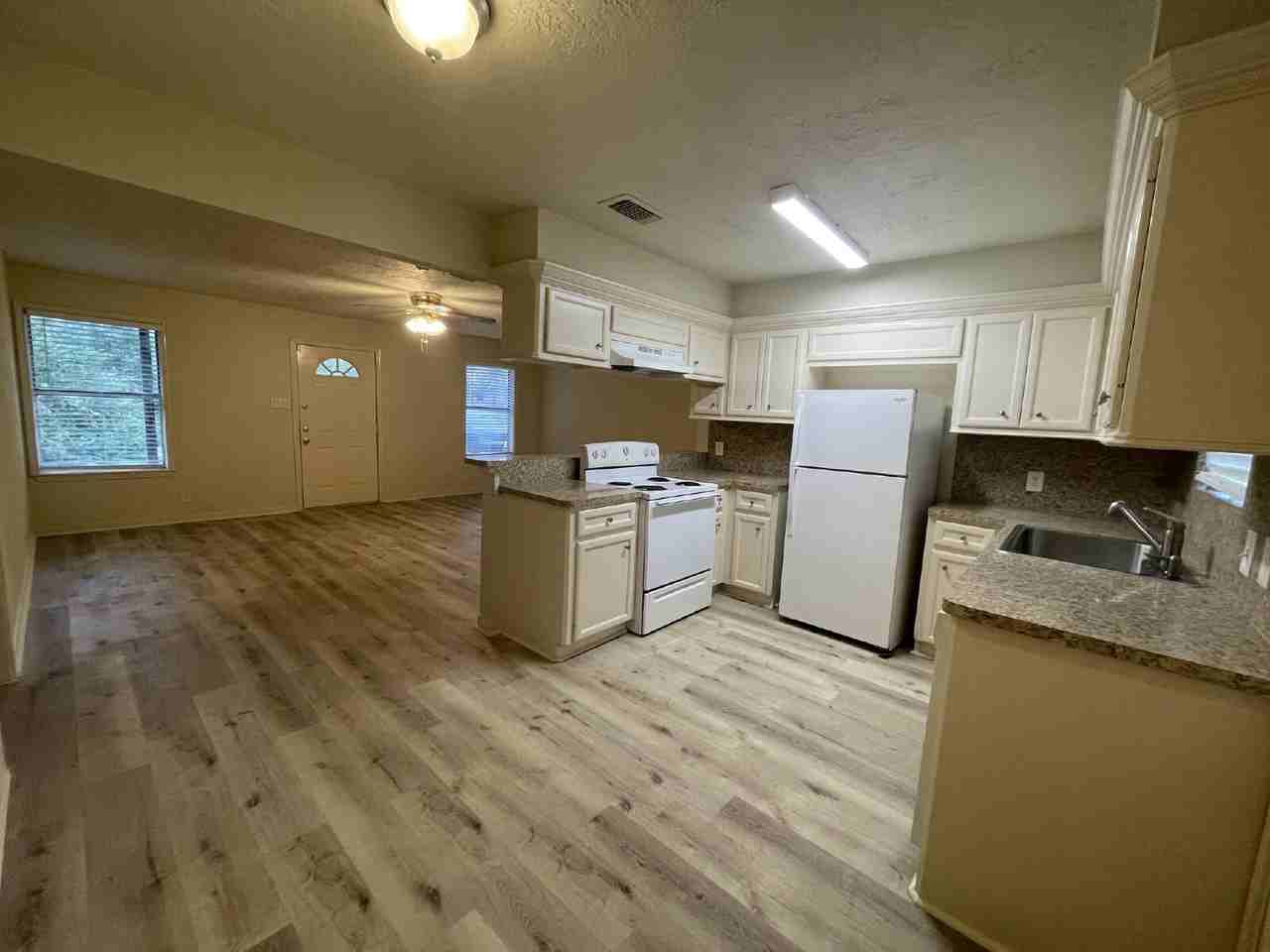 14745 Liberty St - Photo 5 of 17