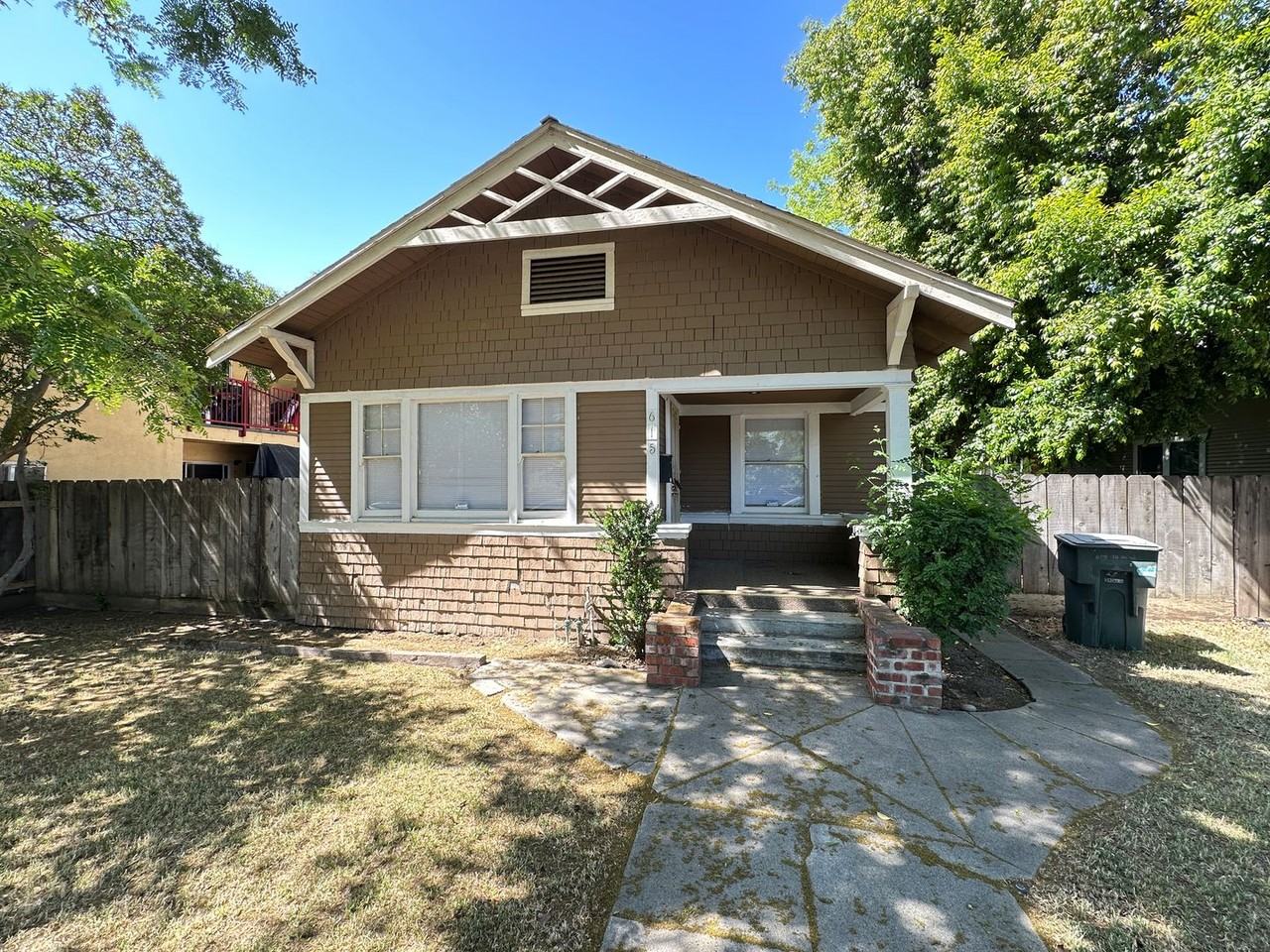 615 16th St - Photo 2 of 19