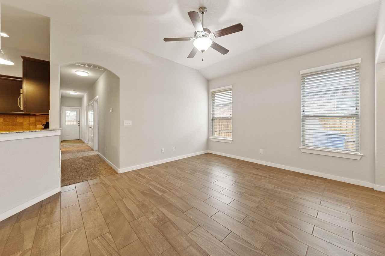 110 Hidden Springs Dr - Photo 3 of 16