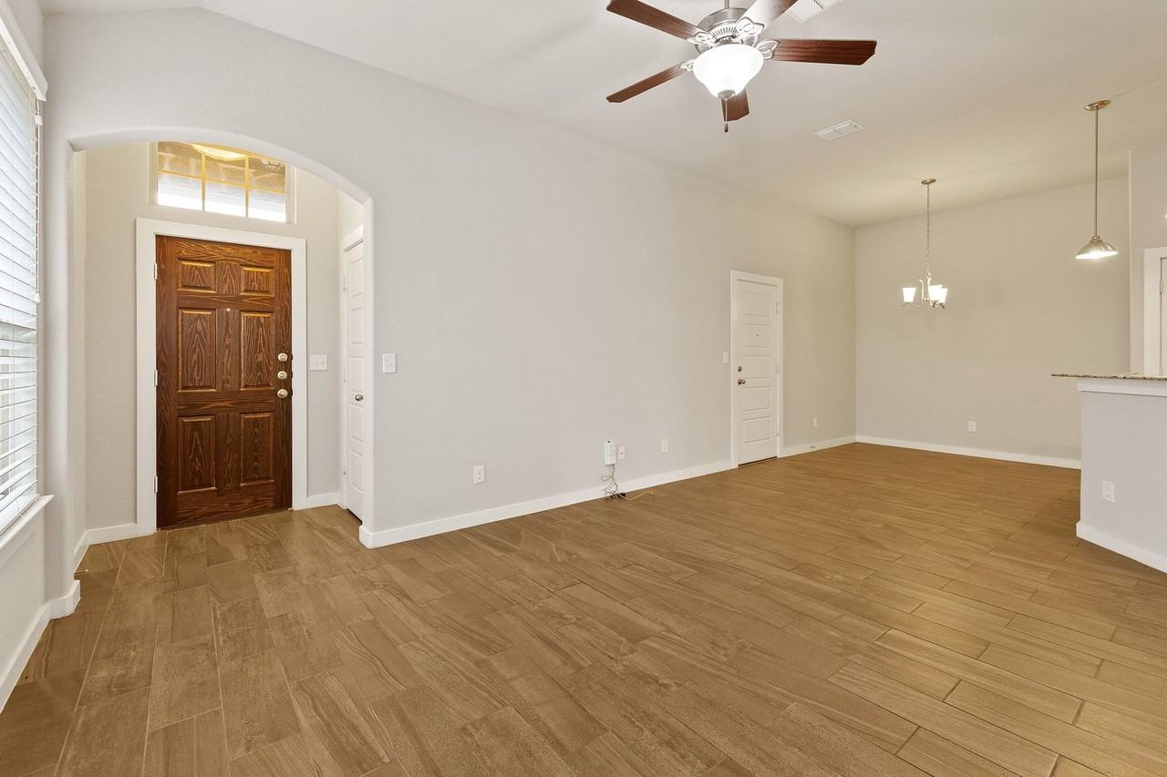 110 Hidden Springs Dr - Photo 5 of 16