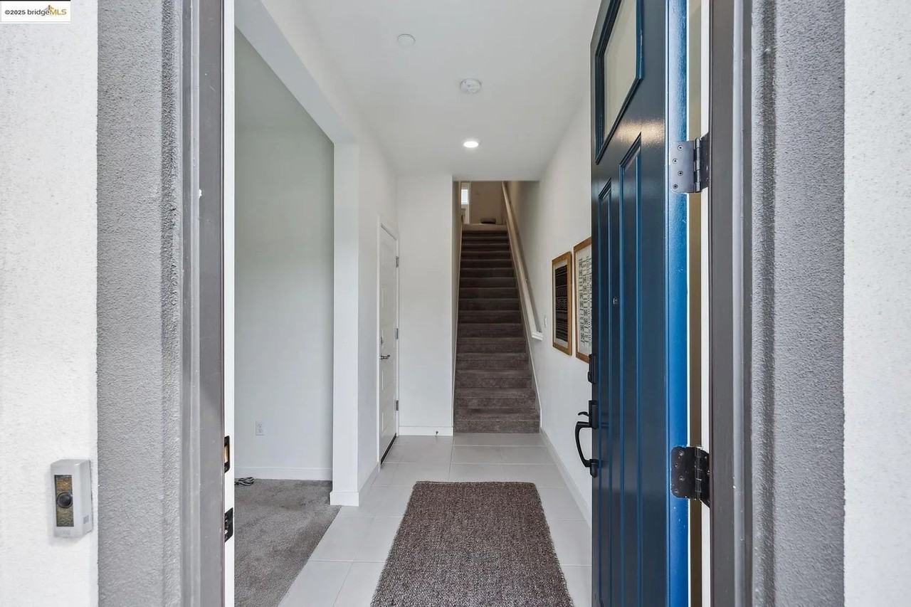 1672 17th St - Photo 2 of 37