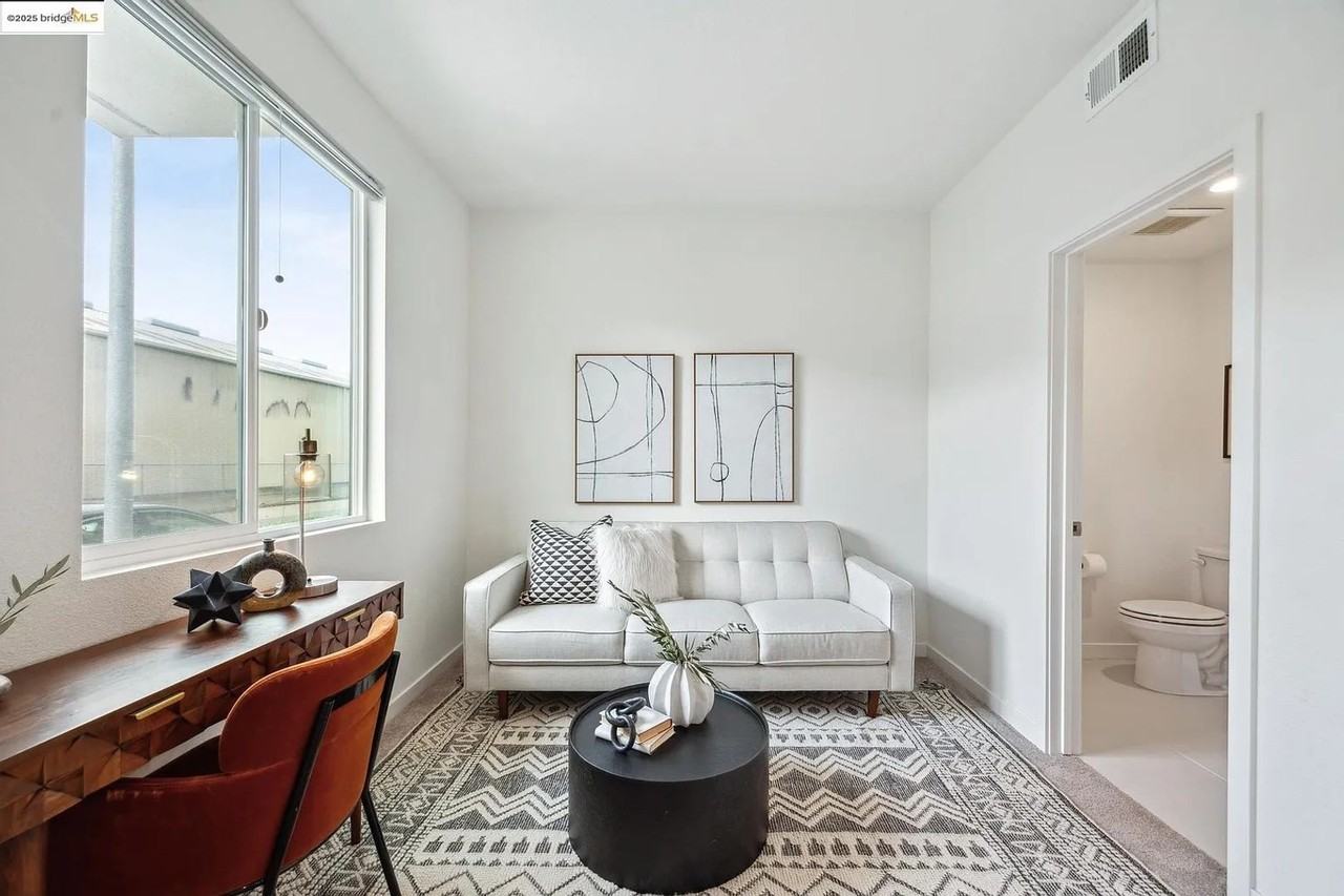 1672 17th St - Photo 3 of 37