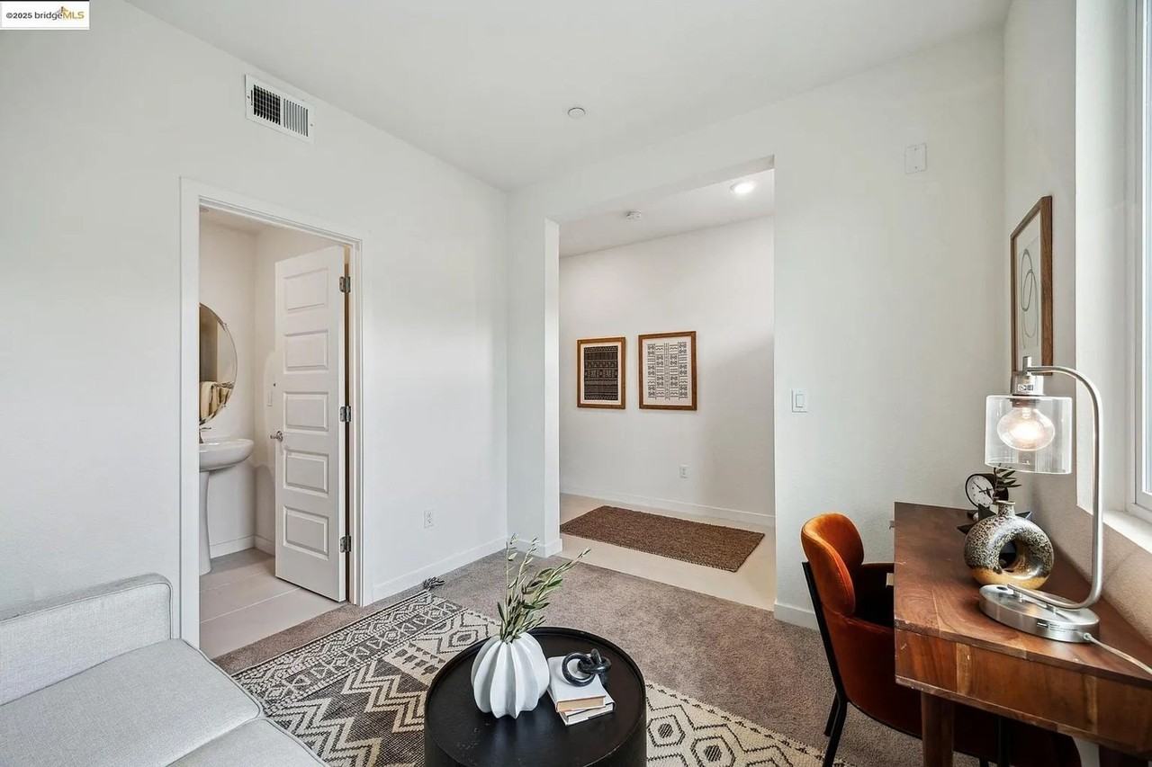 1672 17th St - Photo 5 of 37