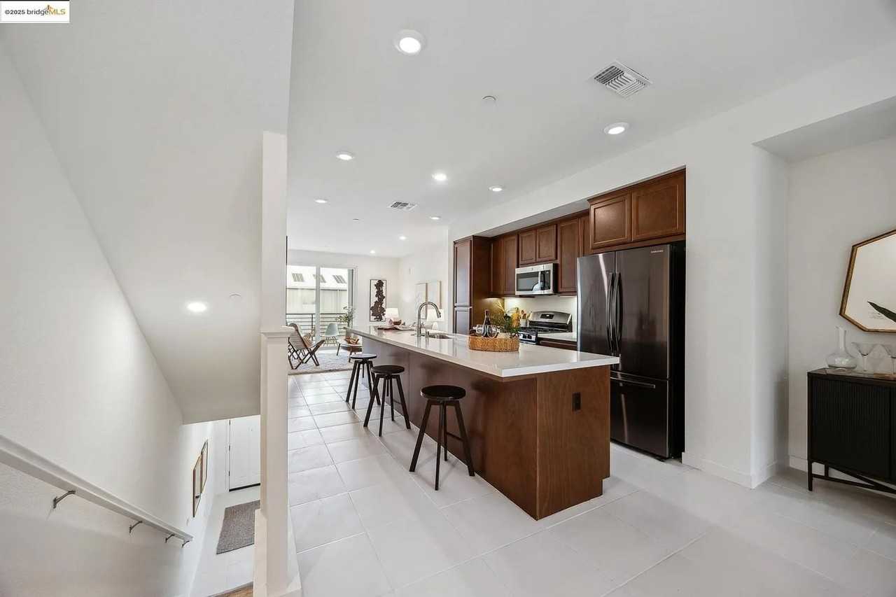 1672 17th St - Photo 6 of 37