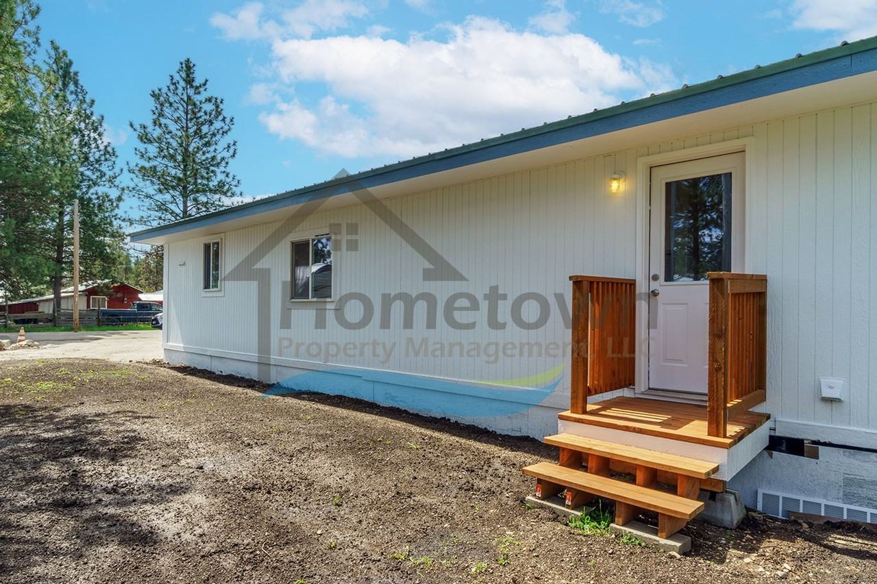 5411 E Grove Ave - Photo 2 of 36