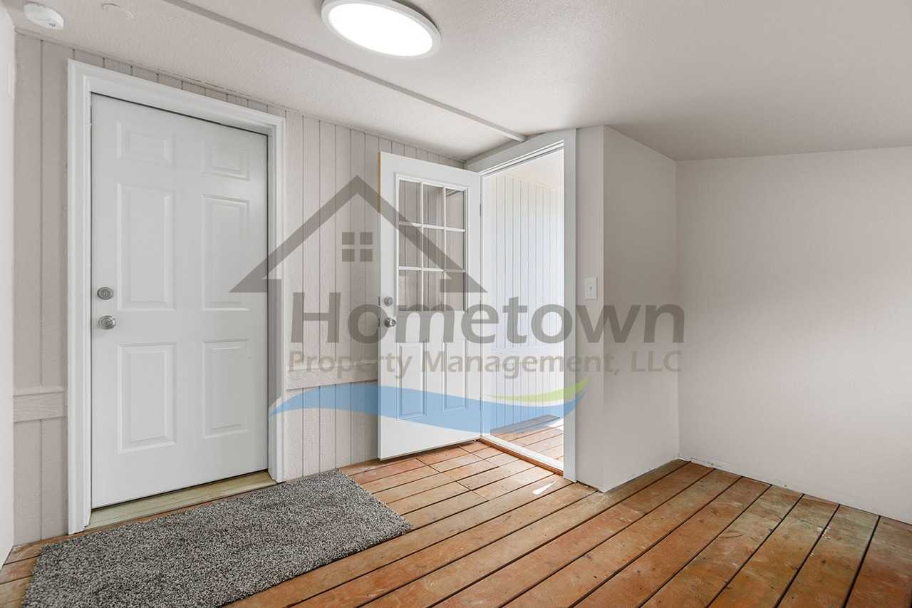 5411 E Grove Ave - Photo 5 of 36