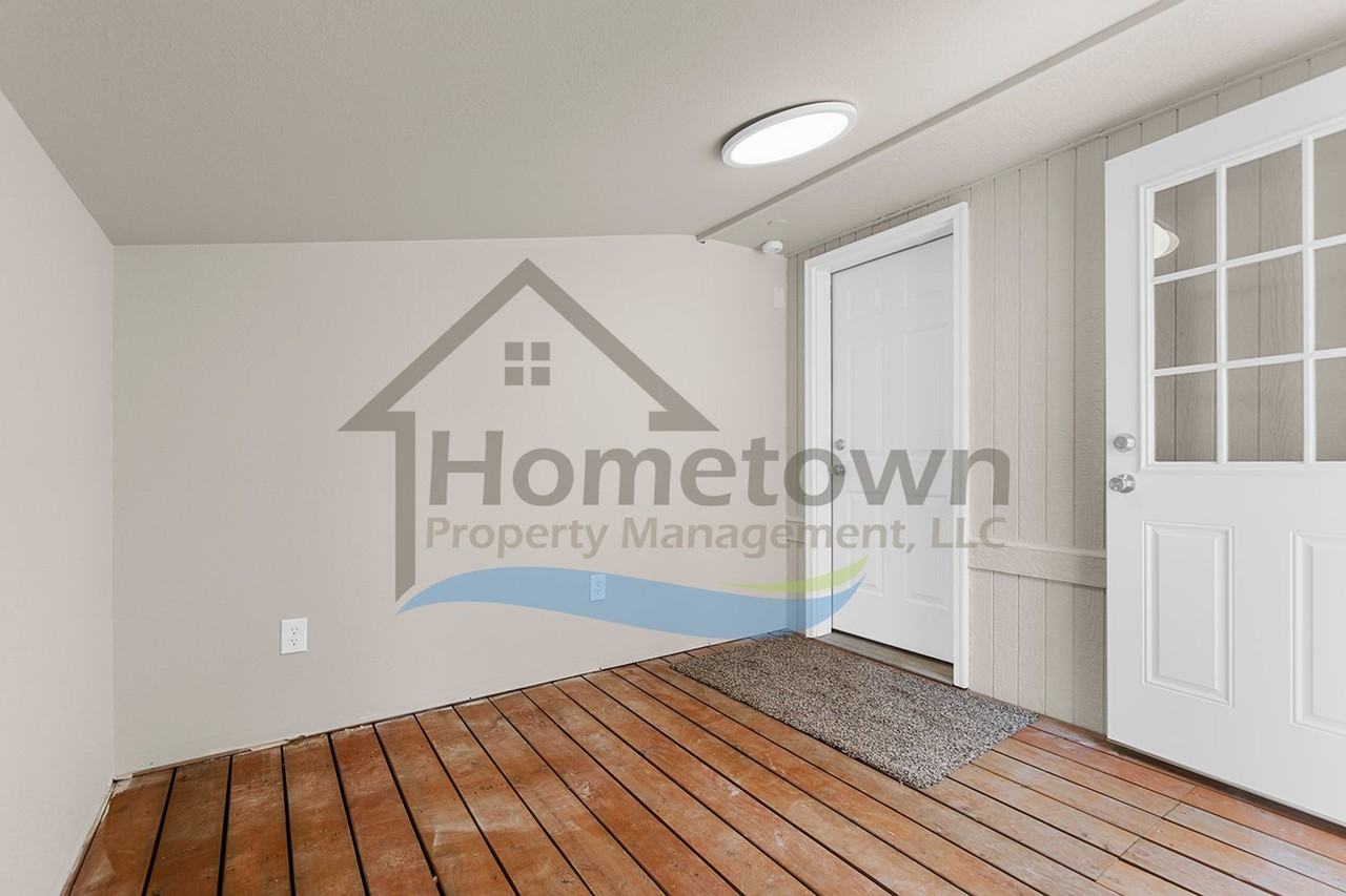 5411 E Grove Ave - Photo 6 of 36