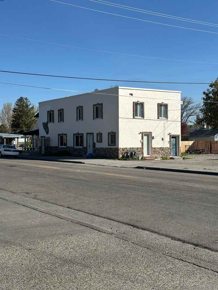 B62EA - Photo 2 of 2