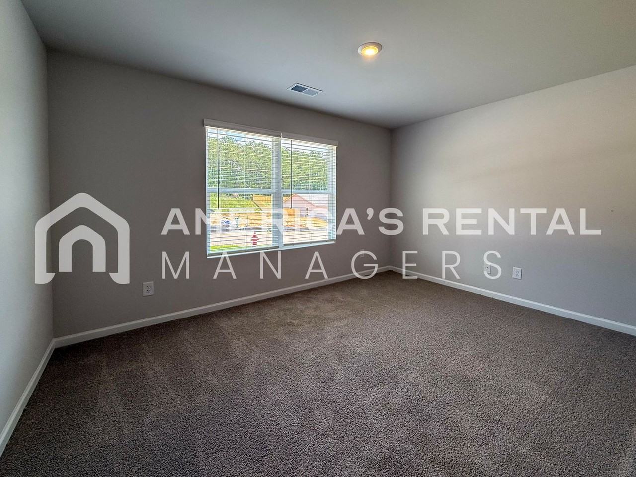 470 Antler Way - Photo 6 of 34