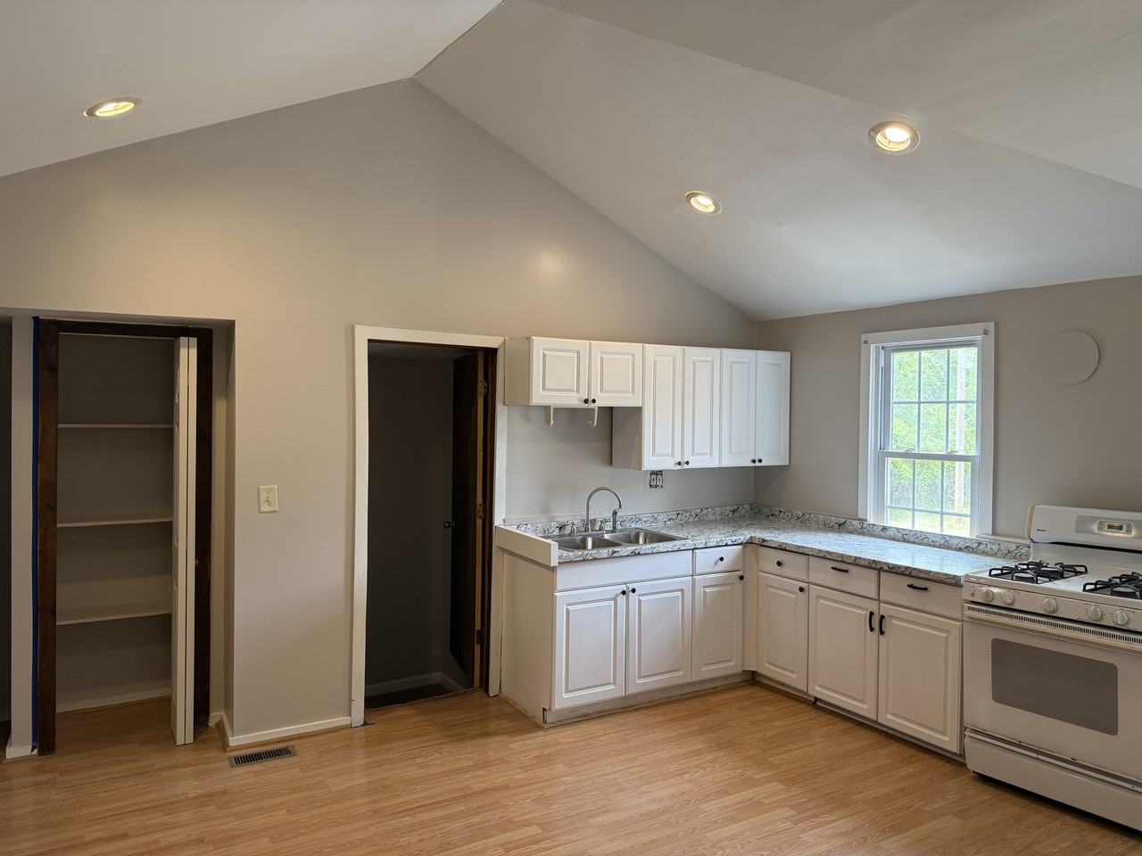 75 Dulamo Rd #NA - Photo 2 of 5