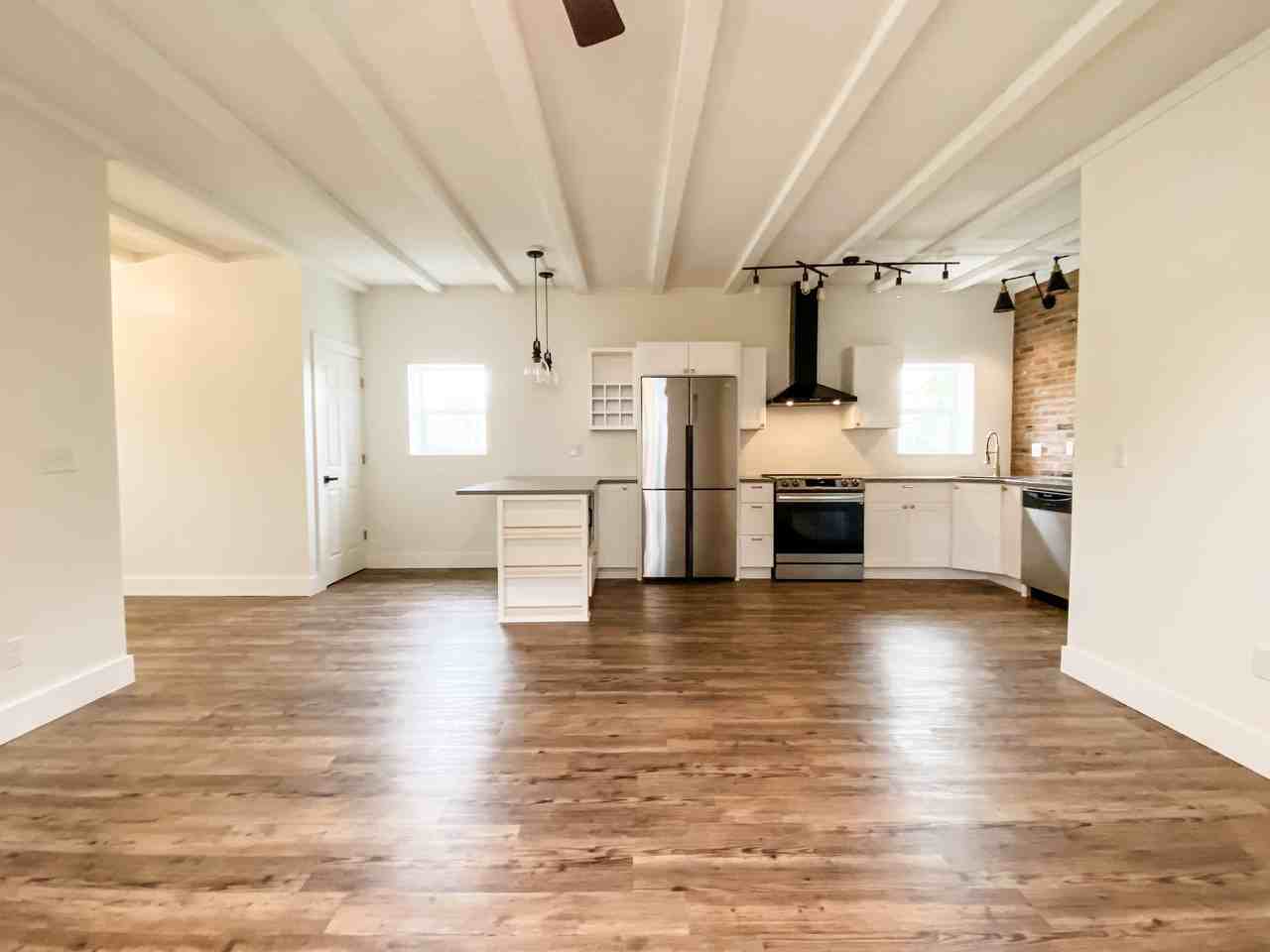 200 N Jackson St #NA - Photo 3 of 12