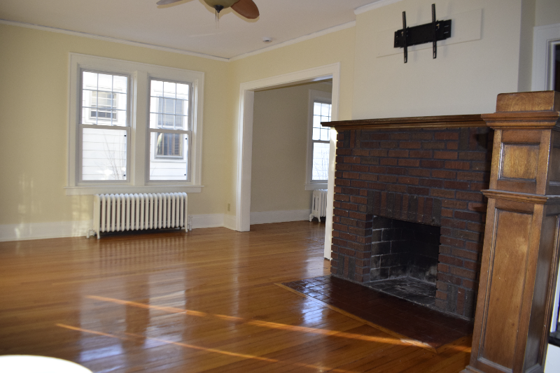 123 Kent St - Photo 3 of 20