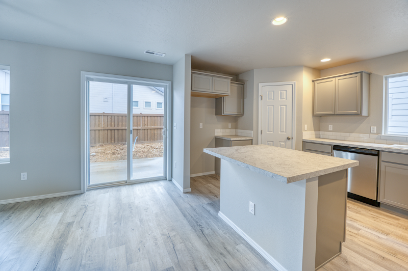 6198 N Carlese Ave - Photo 6 of 20