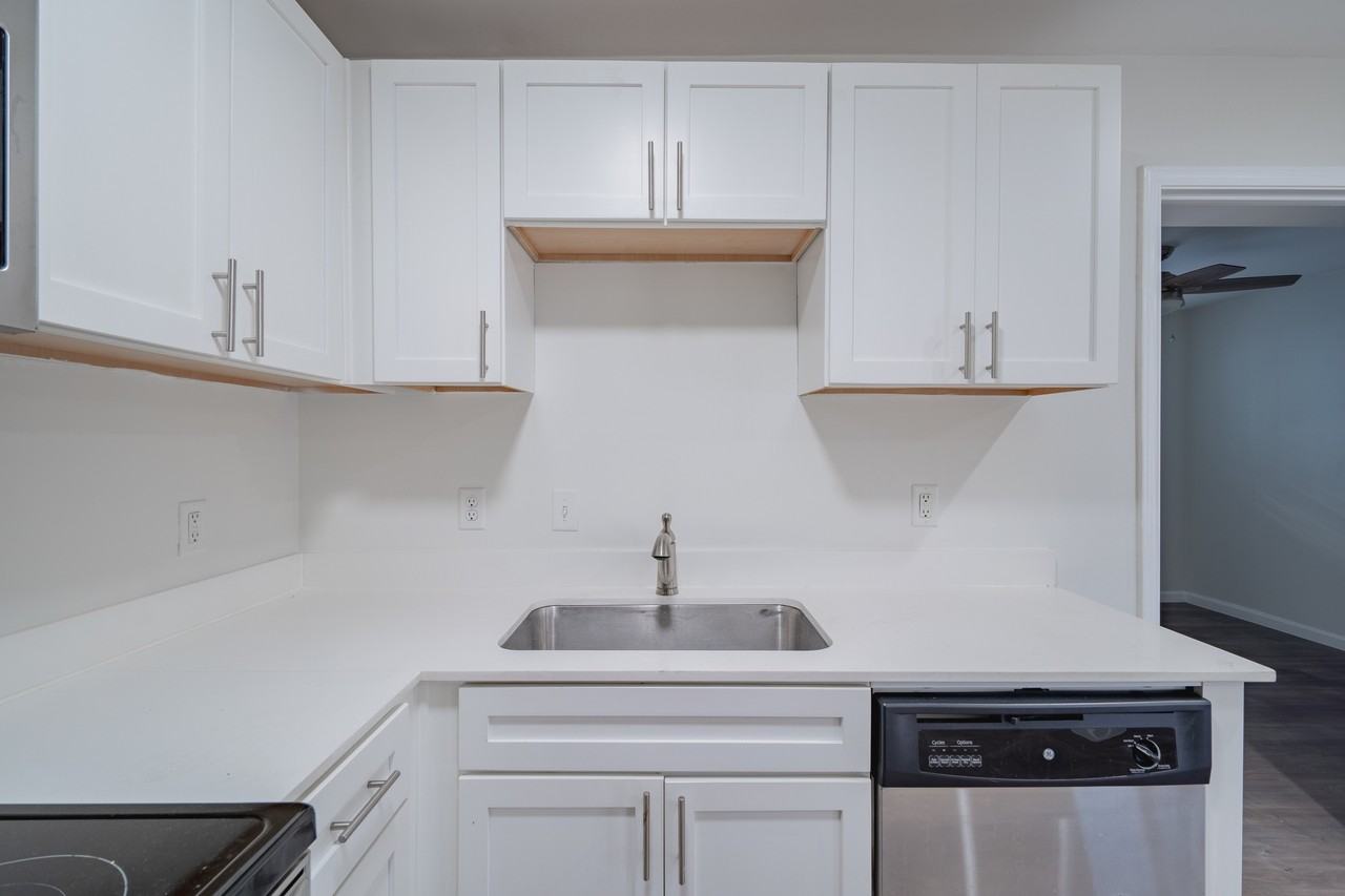 4919 San Jacinto Street - Photo 4 of 49