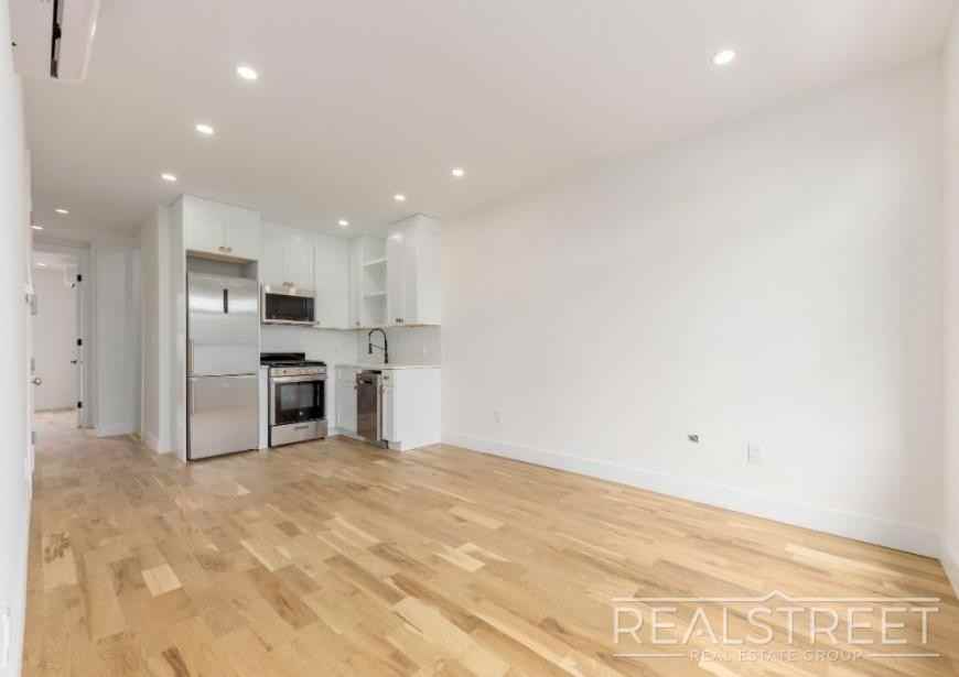 10 Marconi Pl
