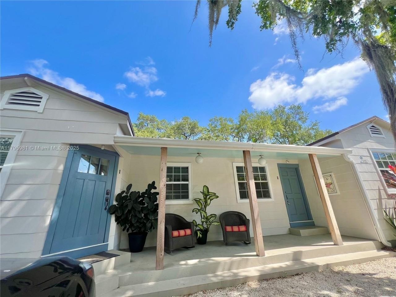 315 Ne 110th St #2 - Photo 3 of 31