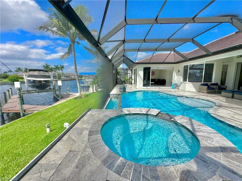 2544 Sw 28th Ave - Photo 5 of 50