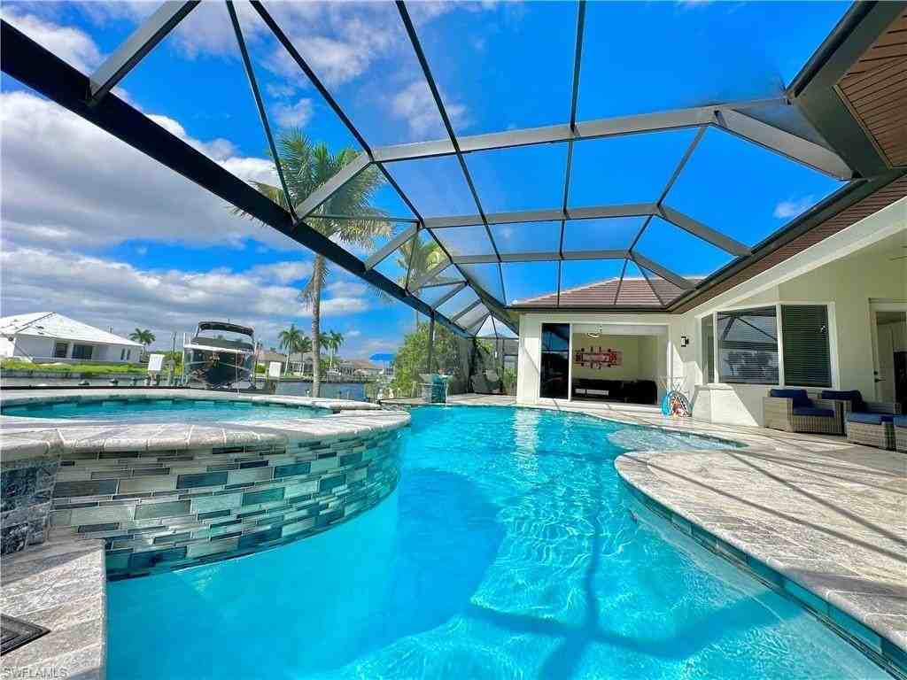 2544 Sw 28th Ave - Photo 6 of 50