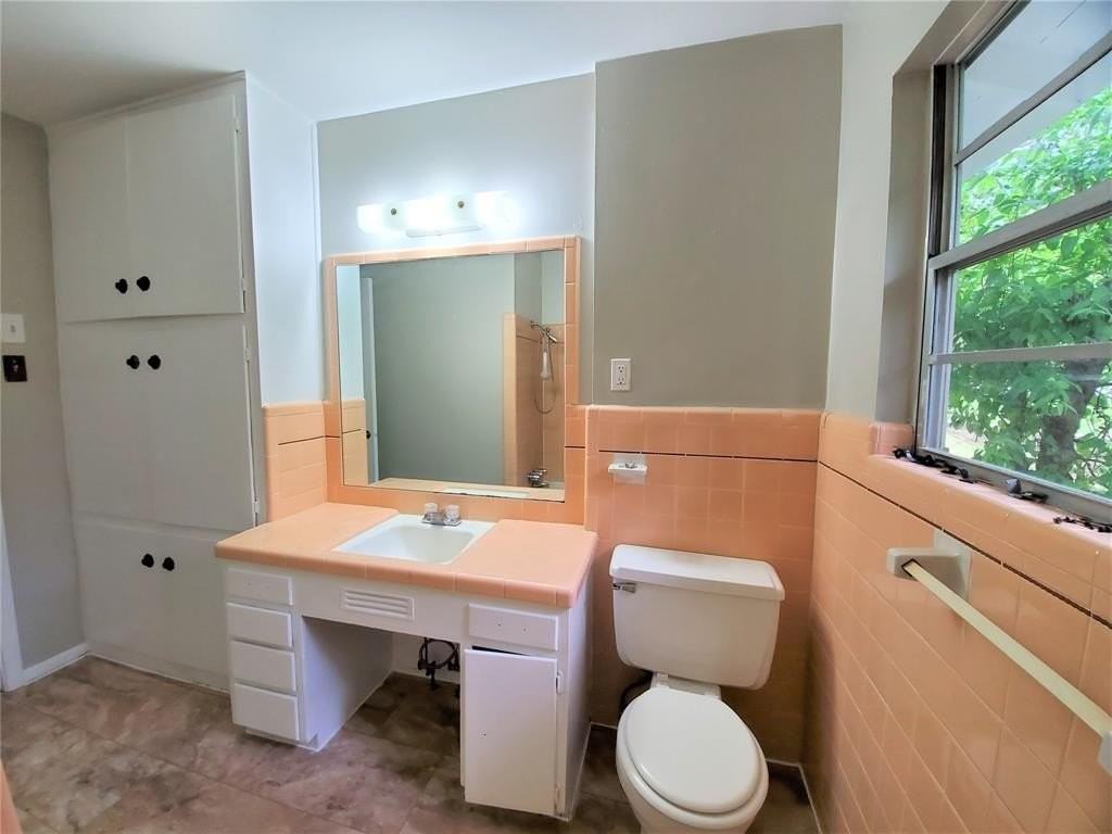 2115 Glenwood Ln - Photo 7 of 23