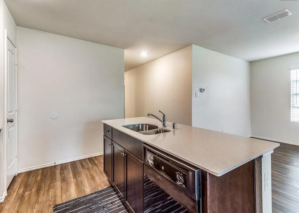 401 Everglades Street - Photo 5 of 24