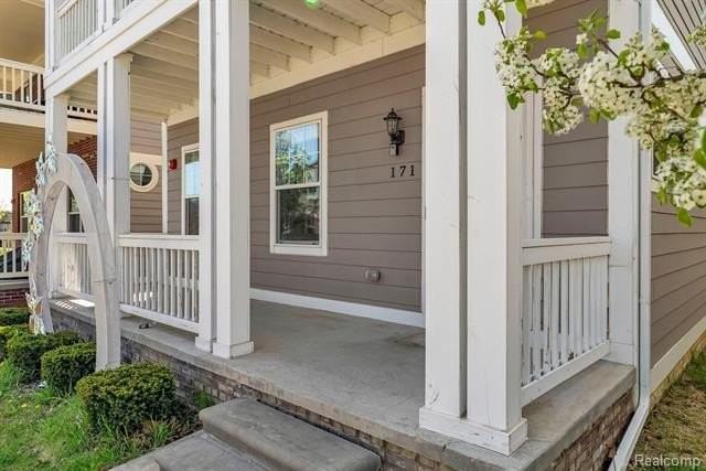 171 Jotham Ave - Photo 4 of 49