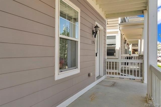 171 Jotham Ave - Photo 5 of 49