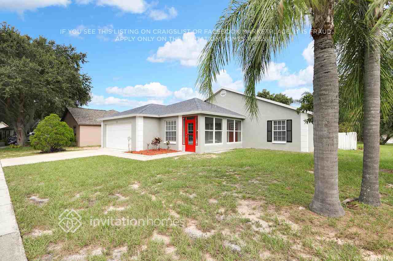 1056 Malletwood Dr - Photo 3 of 27