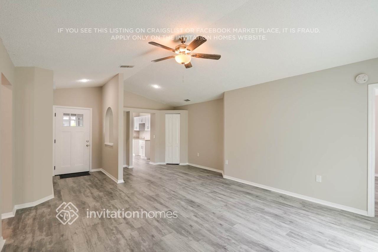 1056 Malletwood Dr - Photo 4 of 24