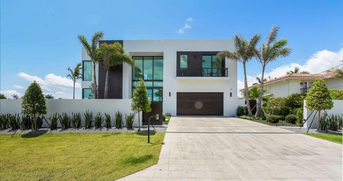 718 Southeast 7th Street - Photo 2 of 25