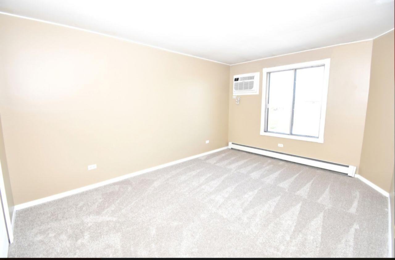 261 Gregory St - Photo 7 of 12