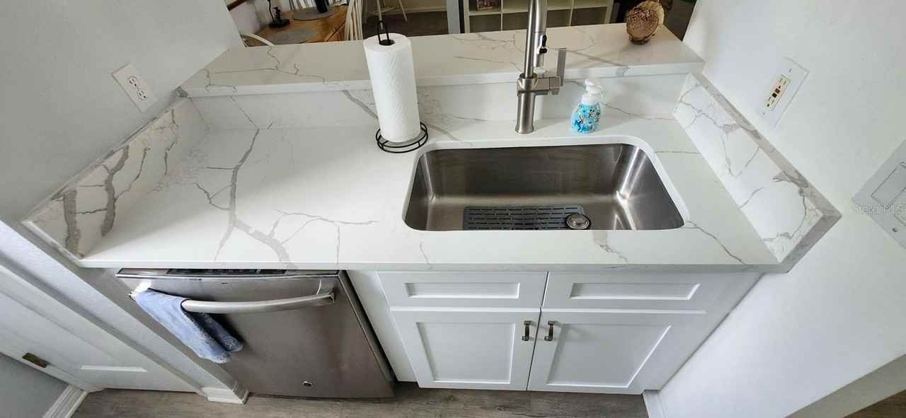 838 Spring Park Loop - Photo 6 of 11