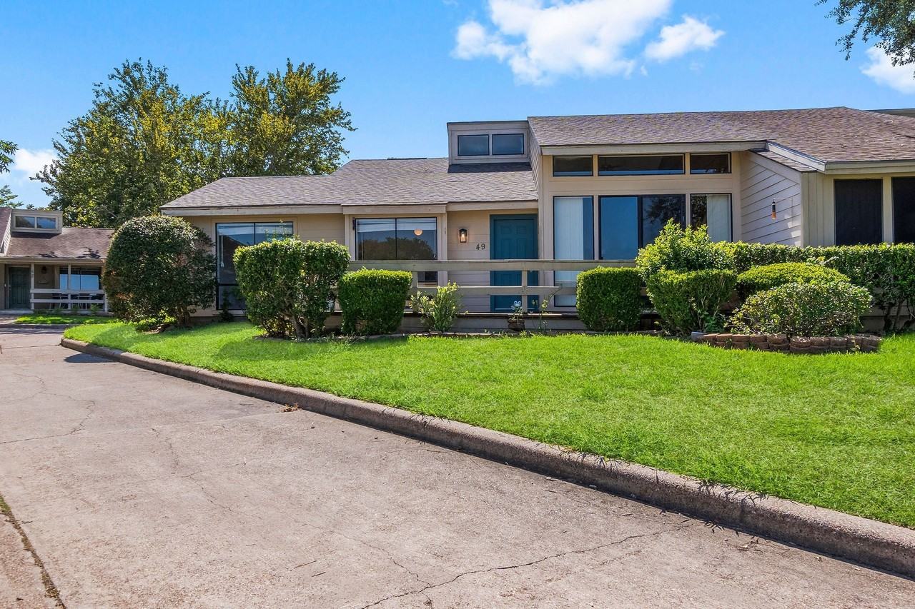 49 April Point Dr N - Photo 3 of 49