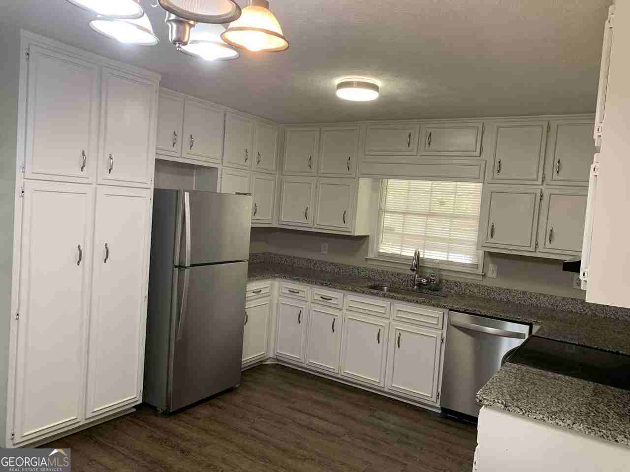 6610 Walker Rd - Photo 7 of 37