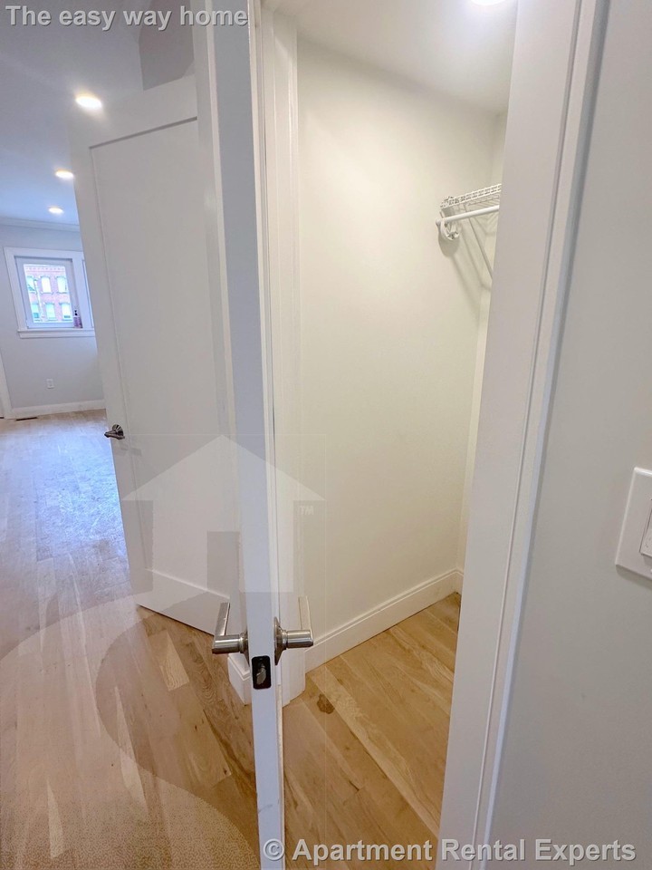 37 Gore St #1 - Photo 6 of 13