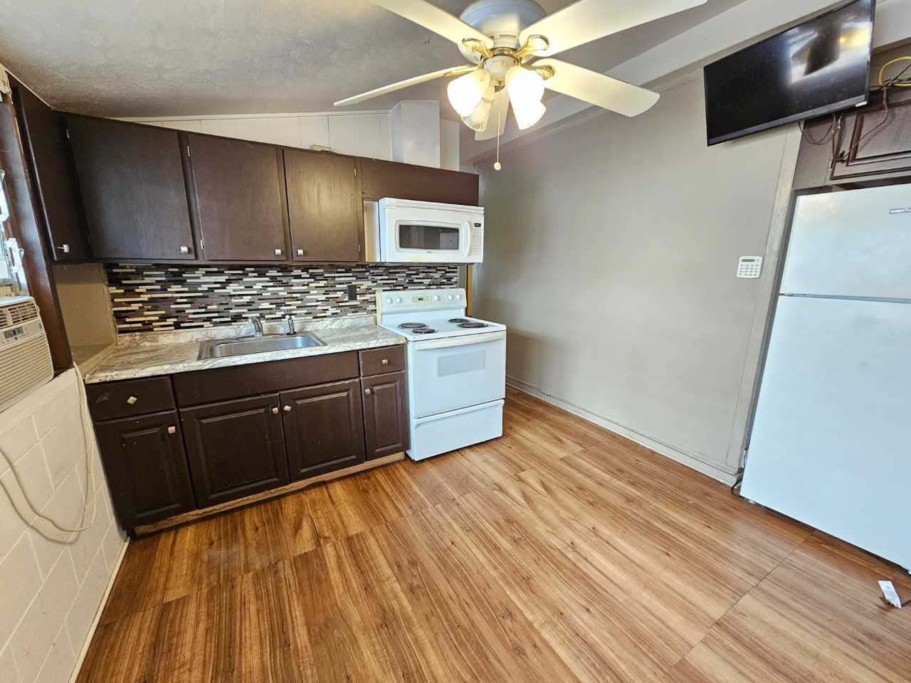 1050 Aheahe Ave #B - Photo 3 of 13