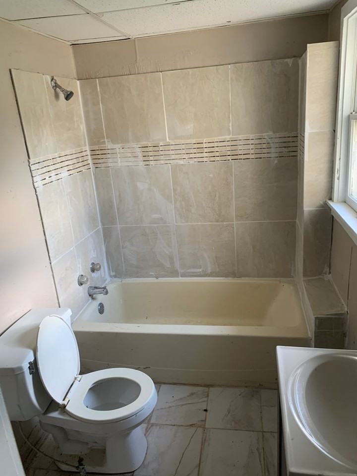 754 S 2nd St - Photo 2 of 8